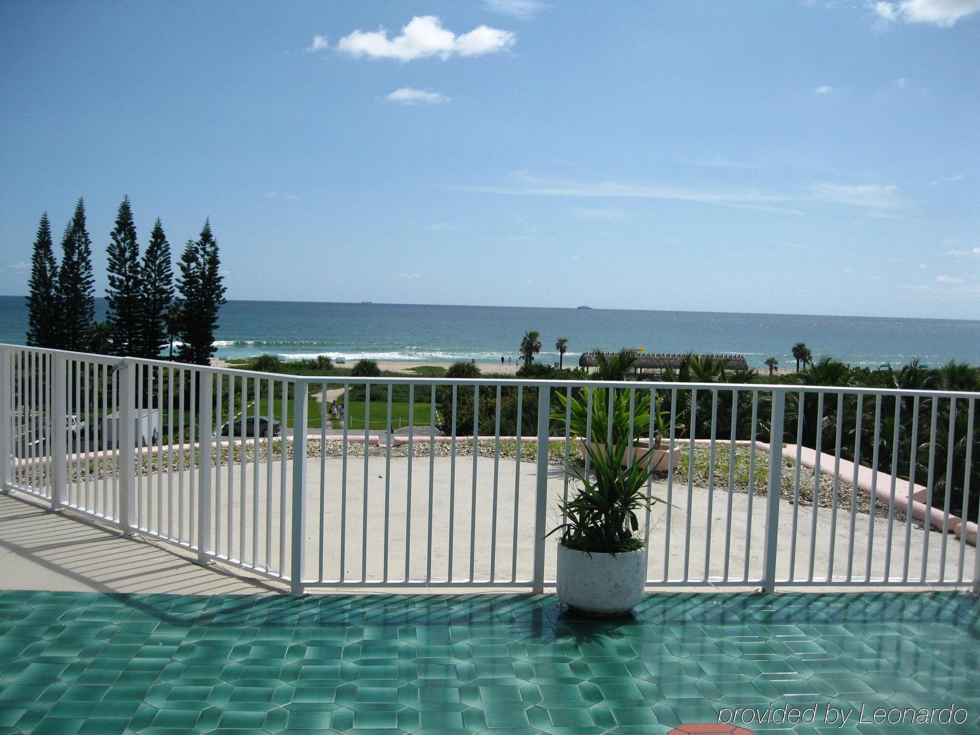 Seaspray Inn Beach Resort Уэст-Палм-Бич Удобства фото